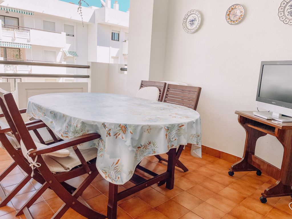 Spacious and bright 3 bedroom apartment for rent with a privileged location in Torremolinos.