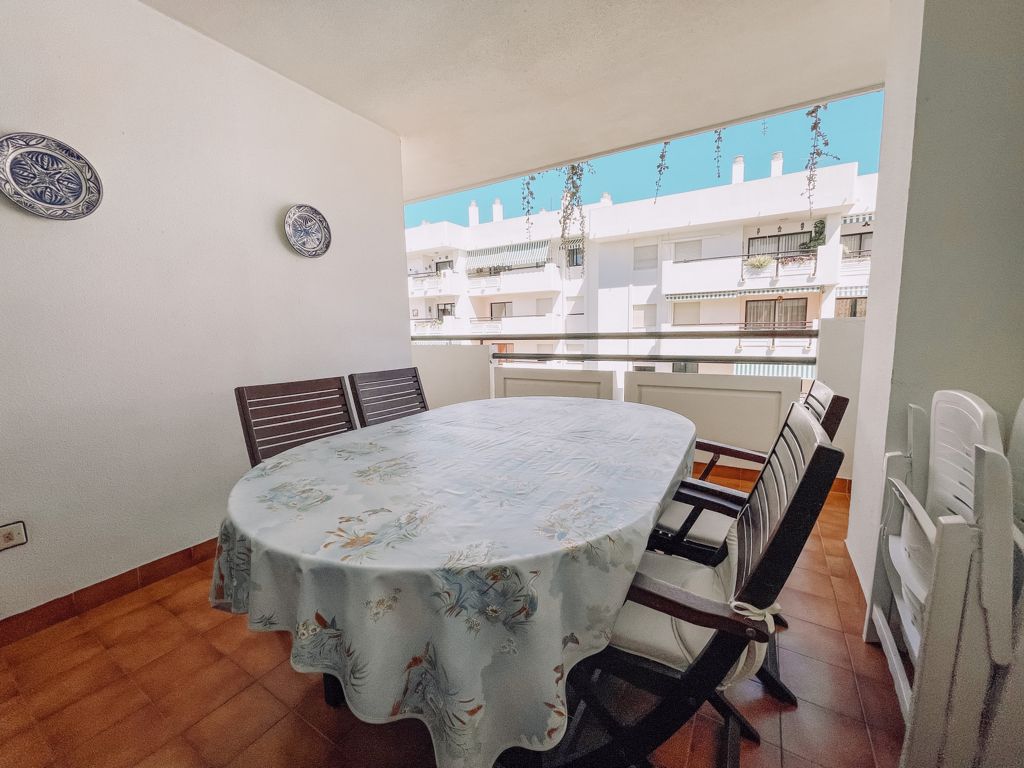 Spazioso e luminoso appartamento con 3 camere da letto in affitto con una posizione privilegiata a Torremolinos.