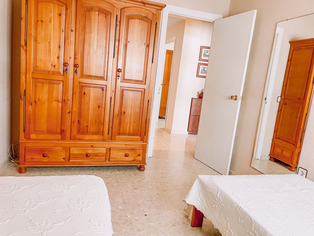 Ruim en licht 3 slaapkamer appartement te huur met een bevoorrechte locatie in Torremolinos.