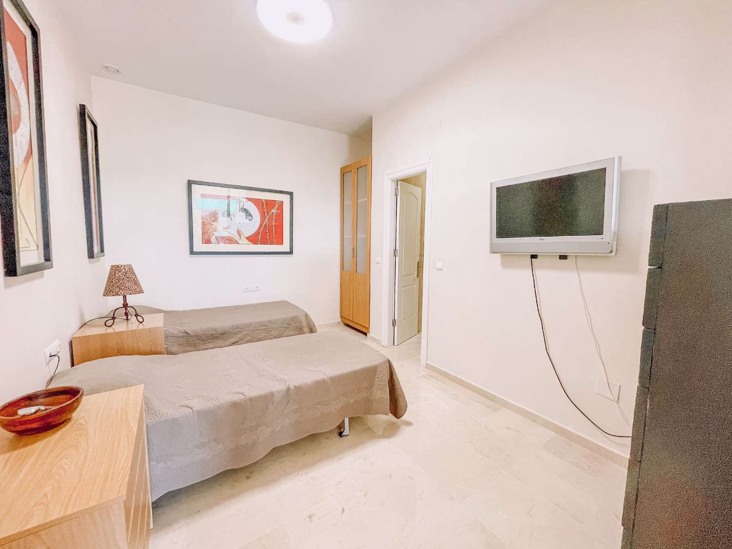 梦幻般的公寓，在卡里韦拉的心脏有3间卧室，有大露台区和海滨