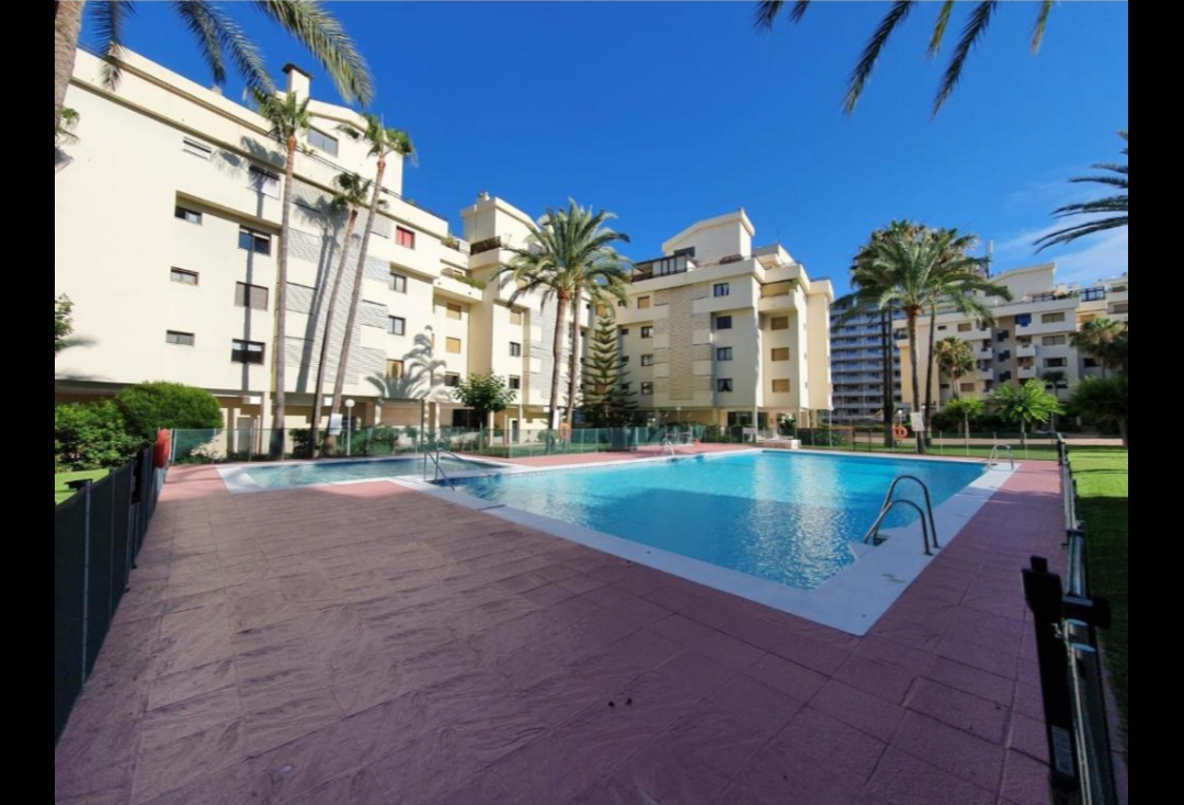 Pieni huoneisto myynnissä La Carihuela - Los Nidos (Torremolinos)